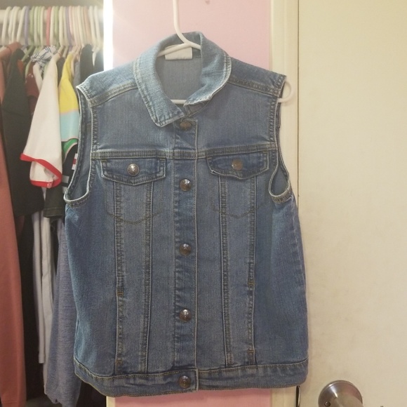 Jean jacket - Picture 1 of 3